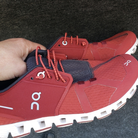 On Running Women's Size 6.4 Red Running Shoes - Picture 5 of 6